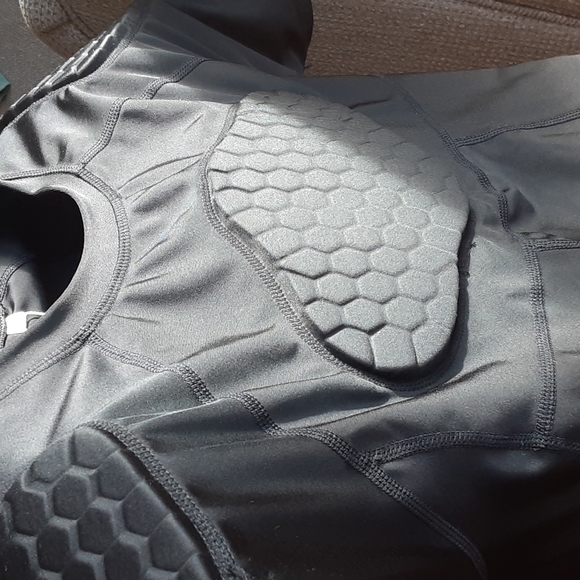 Tuoy padded compression protective shirt - Picture 5 of 9